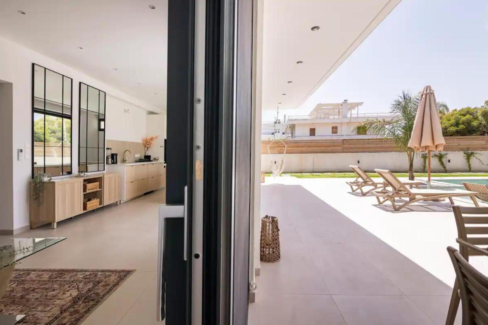 Villa Kala Loutraki - Private Pool & Sauna I Beach 外观 照片